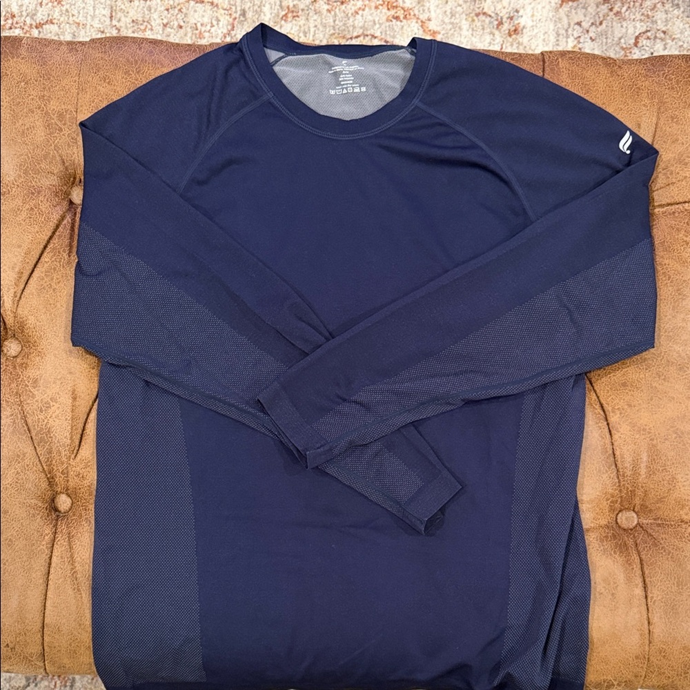 Fabletics - Men's workout Deep Blue Long Sleeve Tee